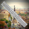 Stabanhänger aus Edelstahl mit Motiven und Koordinaten der Stadt Barcelonaals Relief