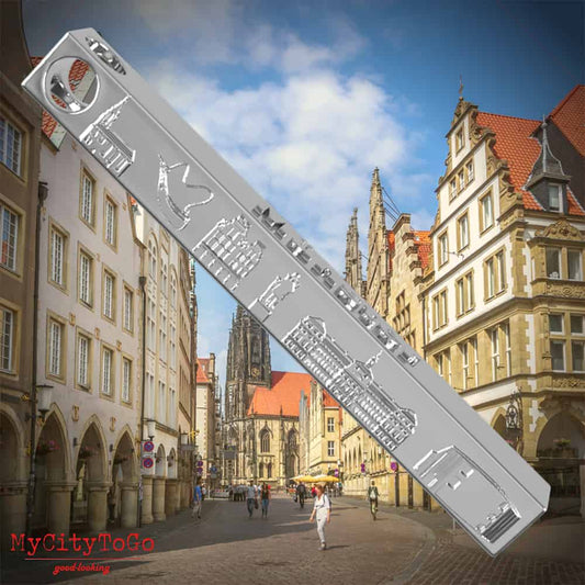 Stabanhänger aus Edelstahl mit Reliefs der Koordinaten und bekannter Motive der Stadt Münster